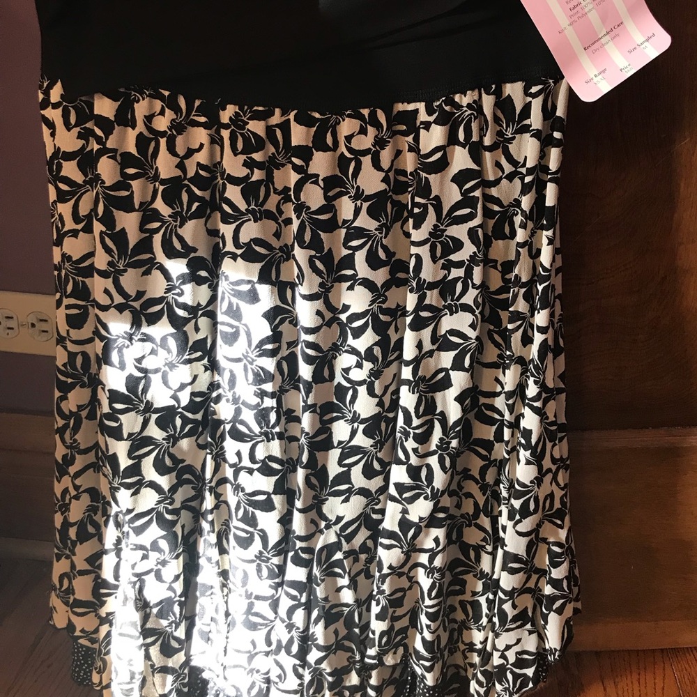 Flowy floral skirt